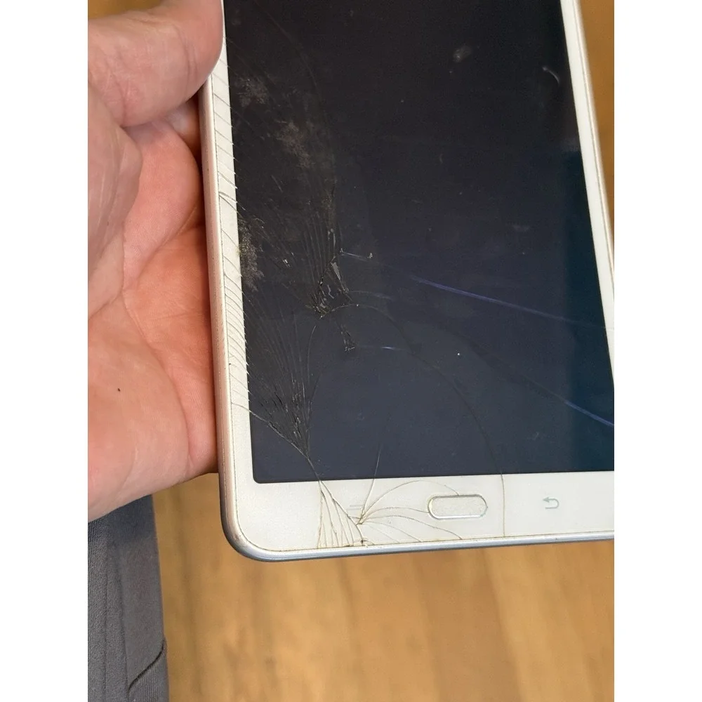 Samsung Galaxy Tab A 7-Inch 8GB Android, ,SM-T280 , Crack Screen And Camera